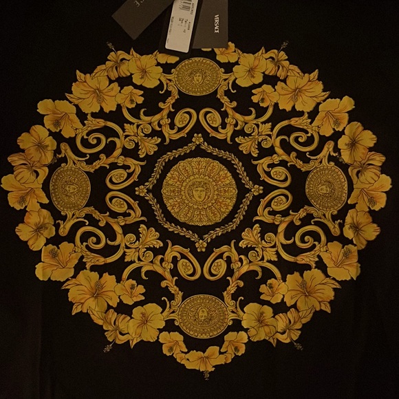 (BFS)Versace Multi-Baroque t shirt(SALE) - Picture 1 of 10